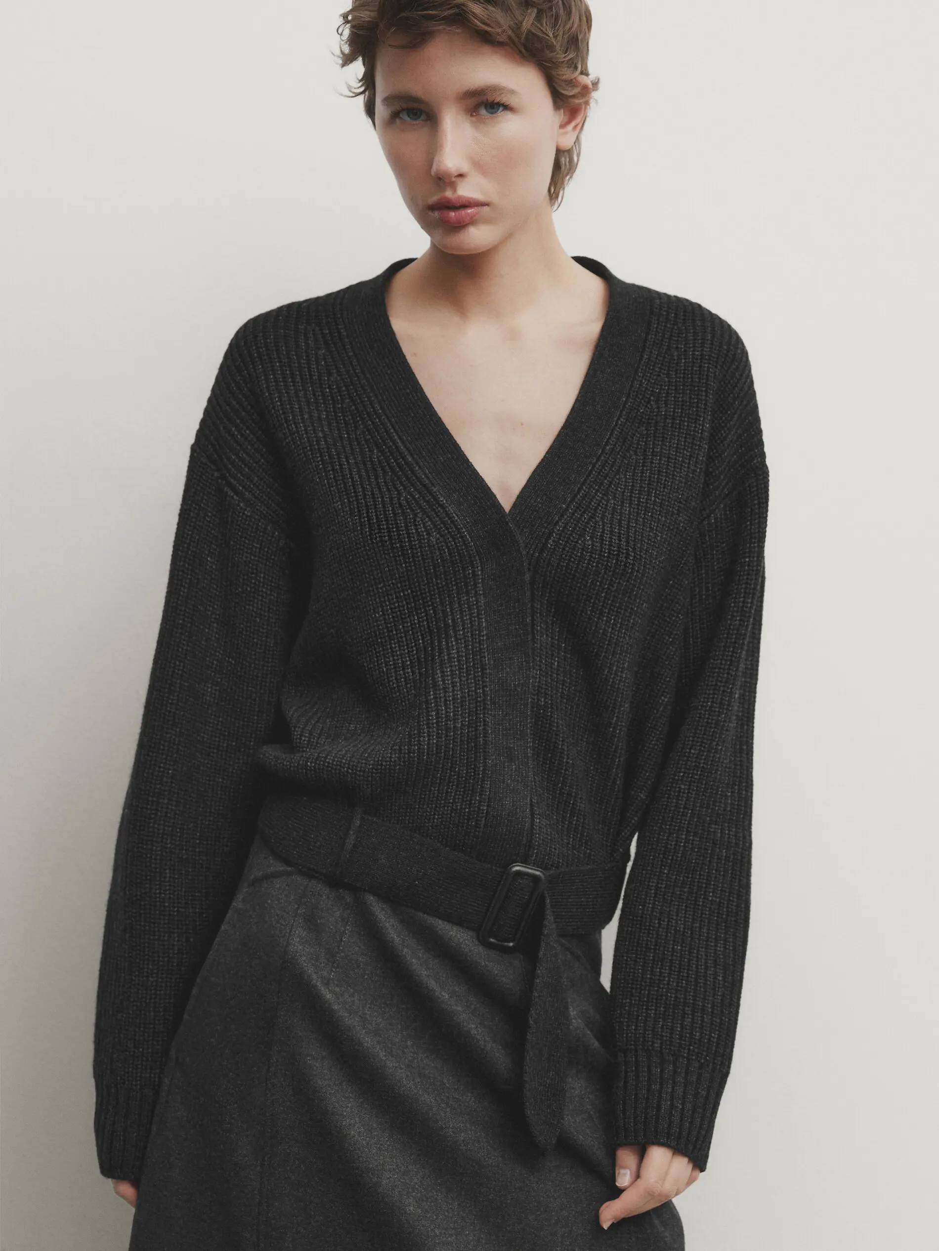 Ethereal Traf Md 2026 YAZHIMEI autumn new style of Ladies casual fashion French elegance minimalist wool blend V-neck cardigan