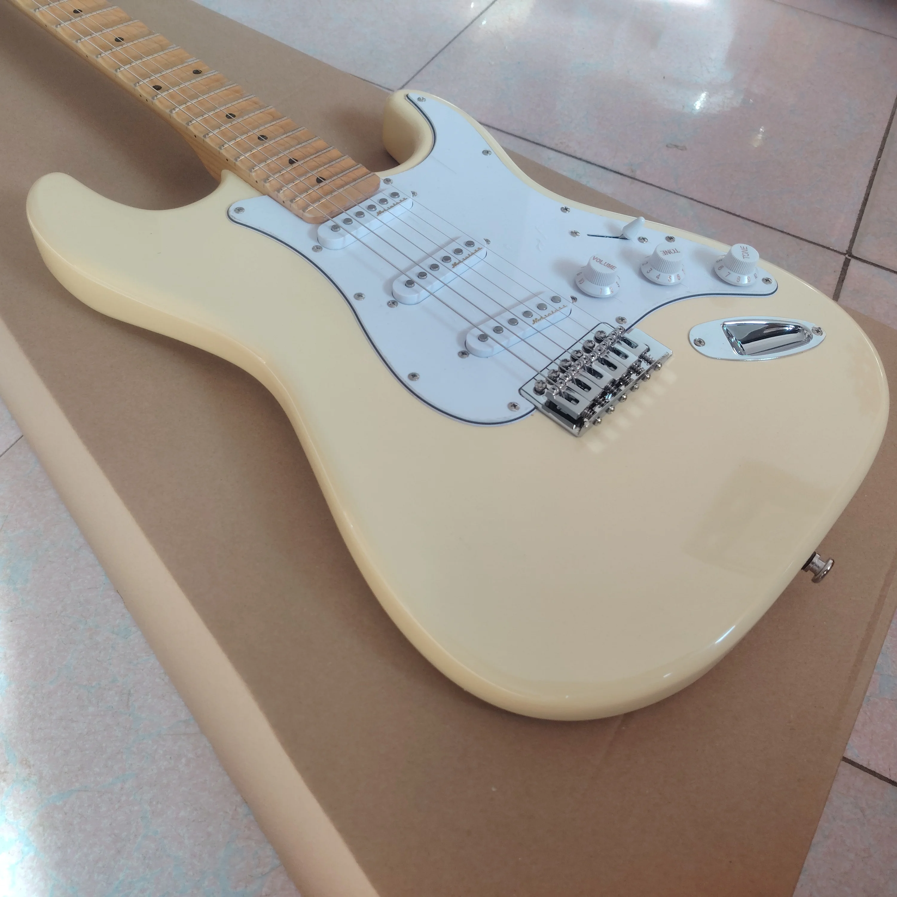 High quality in stock milk yellow electric guitar/fan-shaped fingerboard/22Frets/maple fingerboard/maple neck/fast shipping