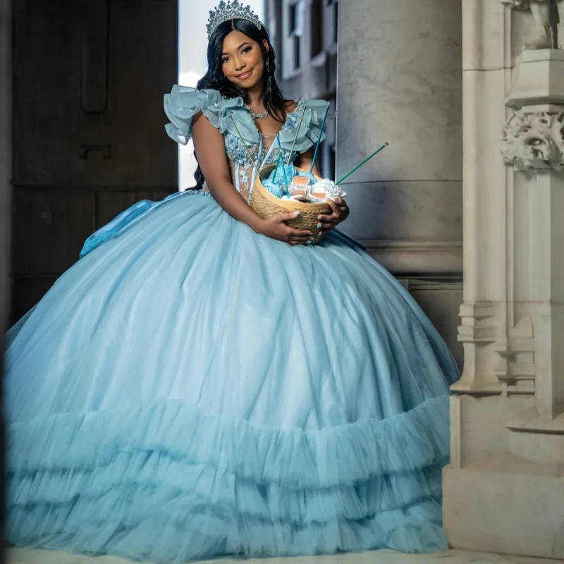 

Синее платье для церемонии Quinceanera с открытыми плечами, блестящими кристаллами, кружевными вставками, длинным шлейфом и бантом, платье для церемонии 15-летия. ﻿ Настройте на свой вкус