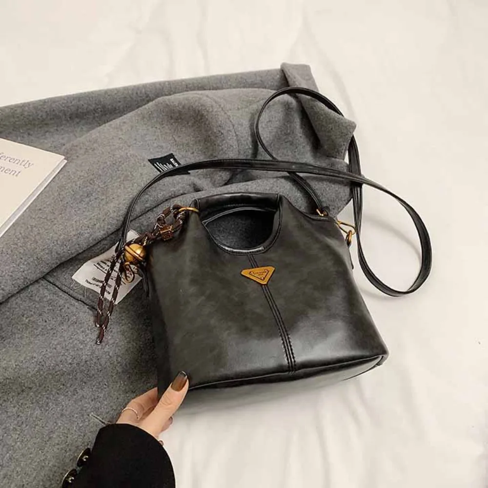 

PU Vintage Tote Bag Small Triangle Brand With Pendant Small Basket Bag Korean Style Crossbody Bag Women's Shoulder Bag Travel