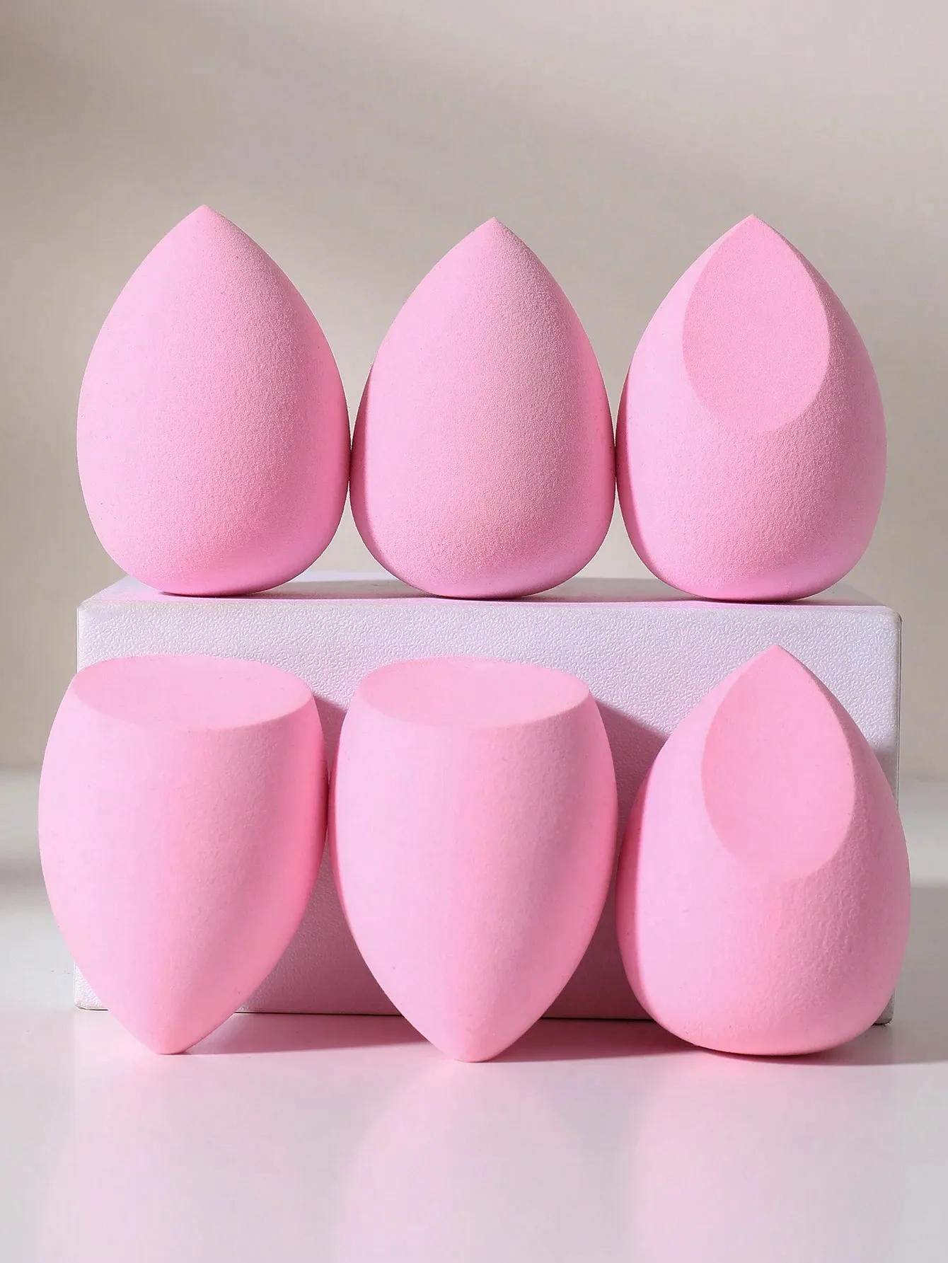 

6pcs Medium-Sized Beauty Sponges, Makeup Blender For Blending Liquid, Cream, And Powder, Multi-Colored Latex-Free Wet And Dry Foundation Cosmetic Sponge, Suitable For All Skin Types