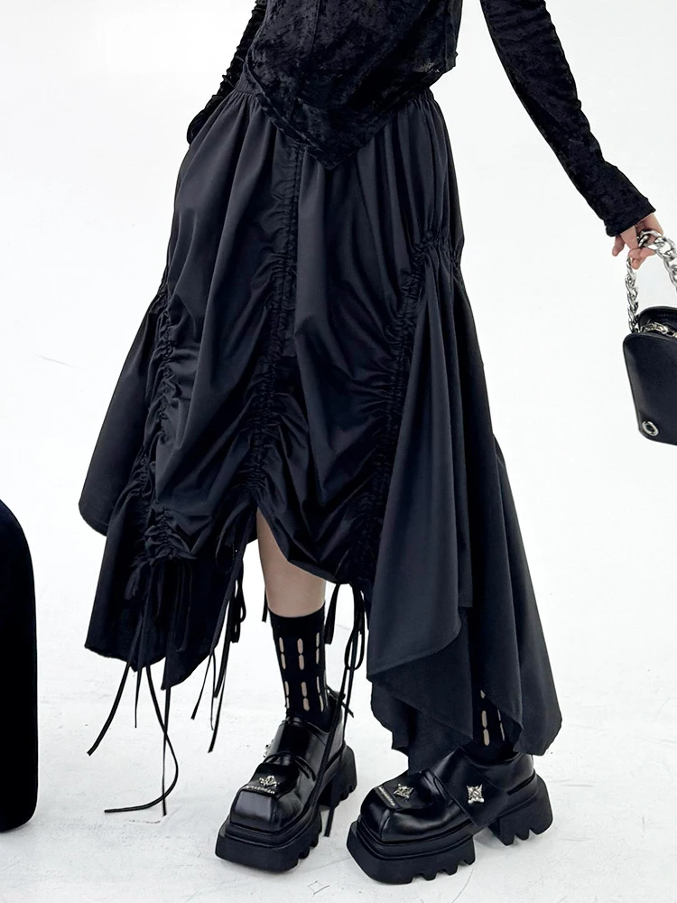 [EAM] تنورة عالية المرونة بخصر أسود غير منتظم برباط نصف الجسم تنورة نسائية عصرية جديدة لربيع وخريف 2026 1DJ0643