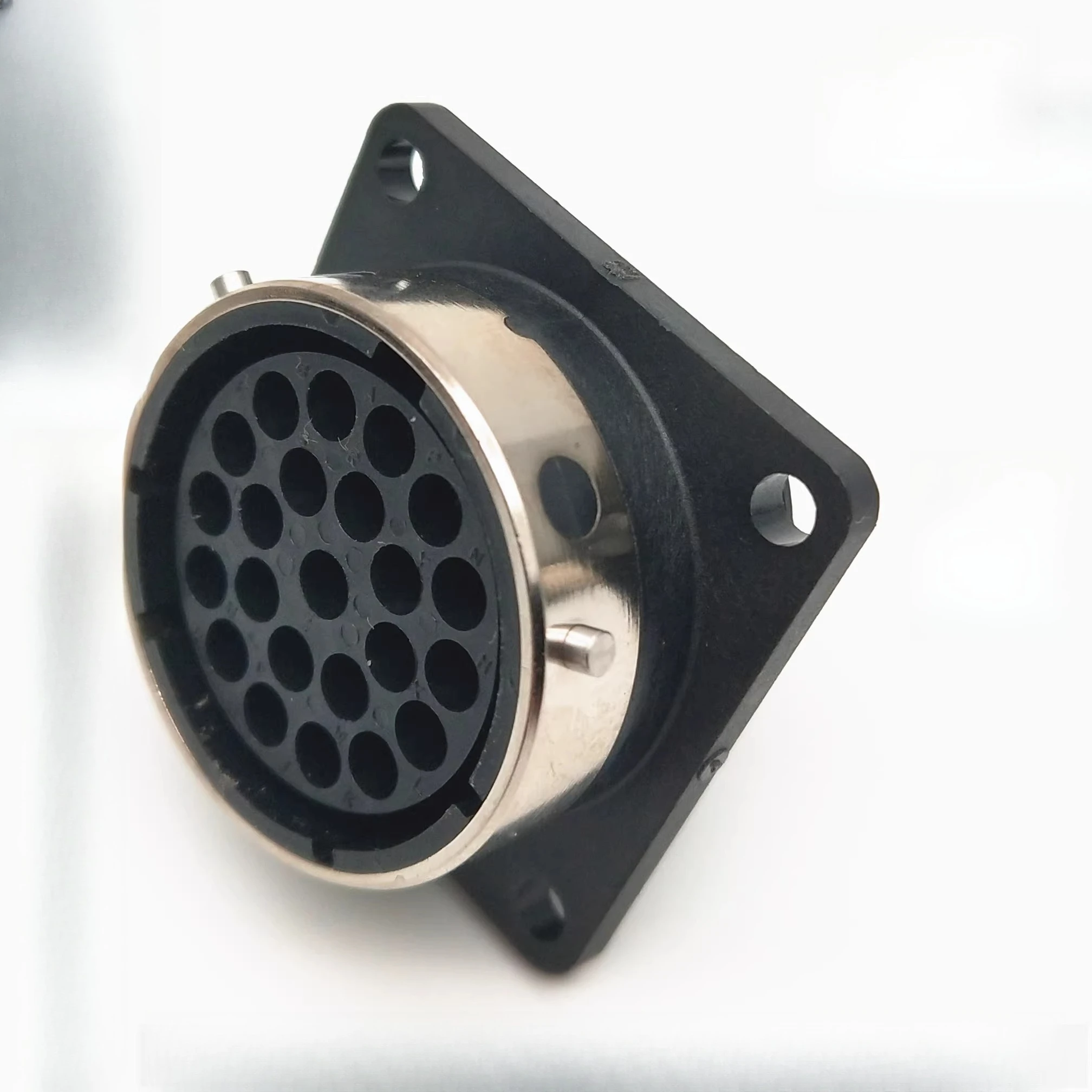 23-Pin, Circular Connector Receptacle UTG01823S UTG018-23S