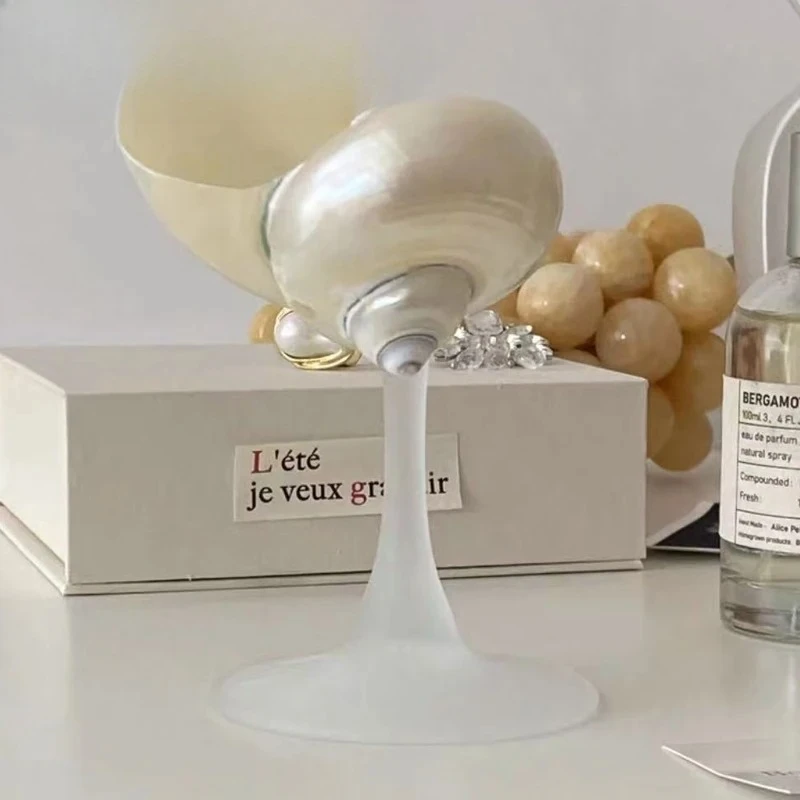 Handmade Natural Conch High Footed Cup Transparent Base Design Party Cocktail Drinking Set Artistic Decorative Desktop Ornaments