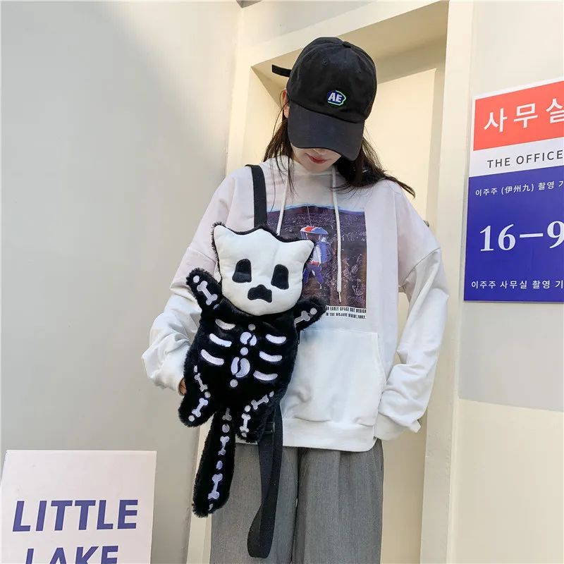 Skull Plush Backpack Gothic Water Bottle Bag Goth Doll Backpack Female Winter Furry Bag Skull Shape Bag Skeleton Birthday Gift