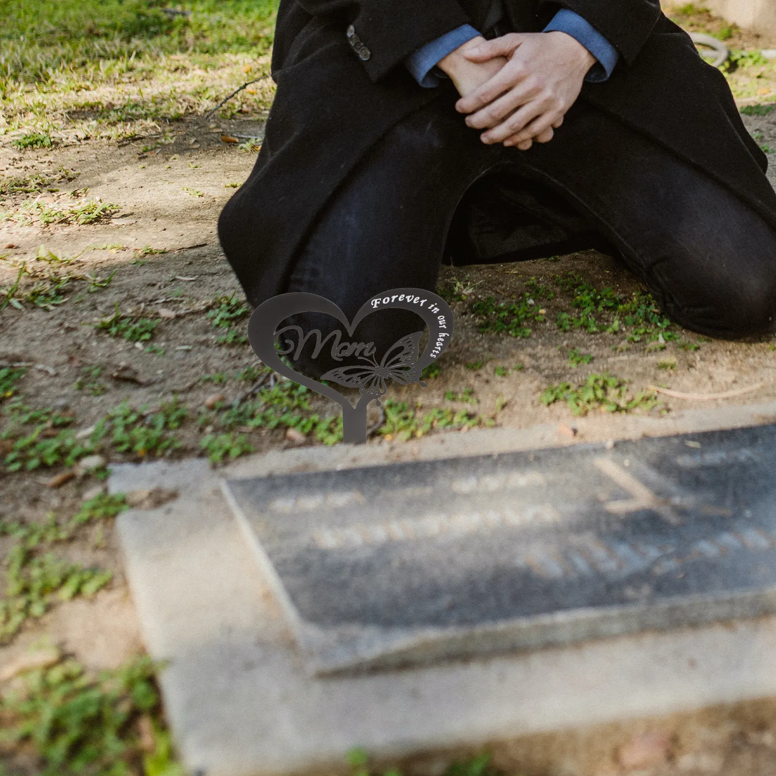 

Metal Cemetery Stake Memorial Garden Decoration in Memory of Mom Grave Marker Outdoor Lawn Yard Courtyard Decor Inserted Ground