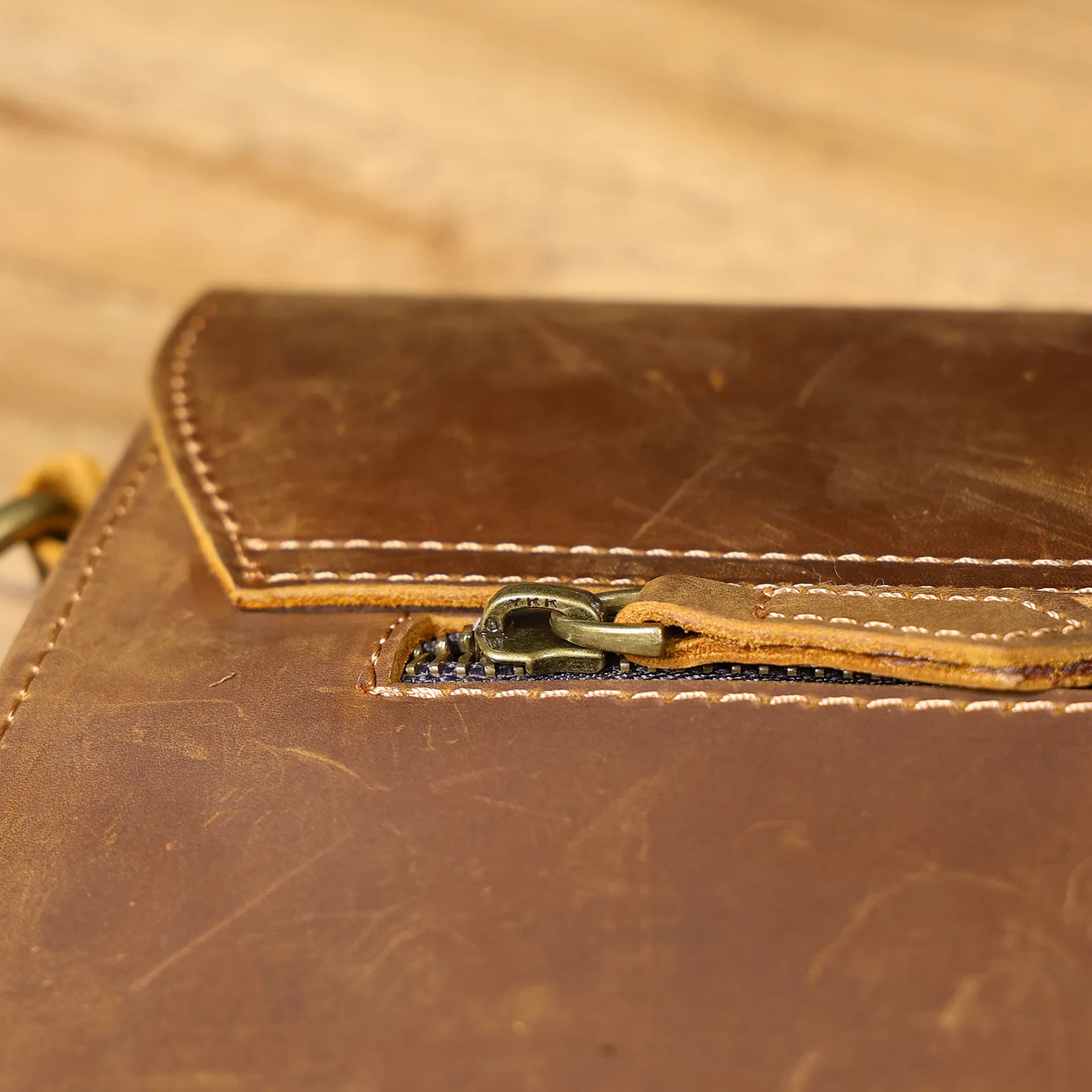 Vintage Casual Herren-Umhängetasche aus hochwertigem Leder, Vertikale Mode-Schultertasche für Männer – Detail 14