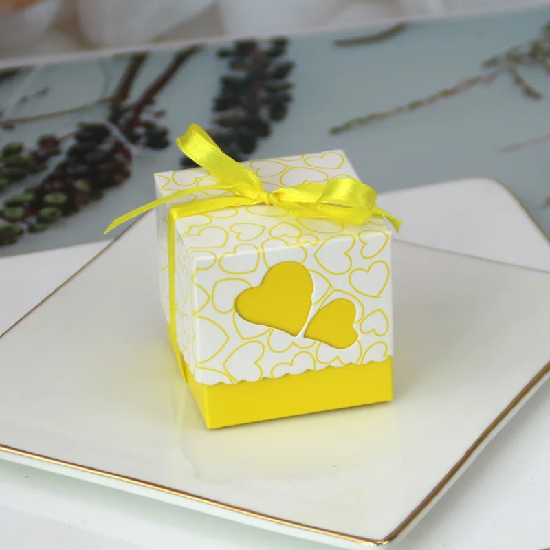 100pcs Heart Hollow Candy Box Baby Shower Paper Sweet Bag Blue Birthday Party Gifts Boxes Baptism Container Gift Box Wholesale