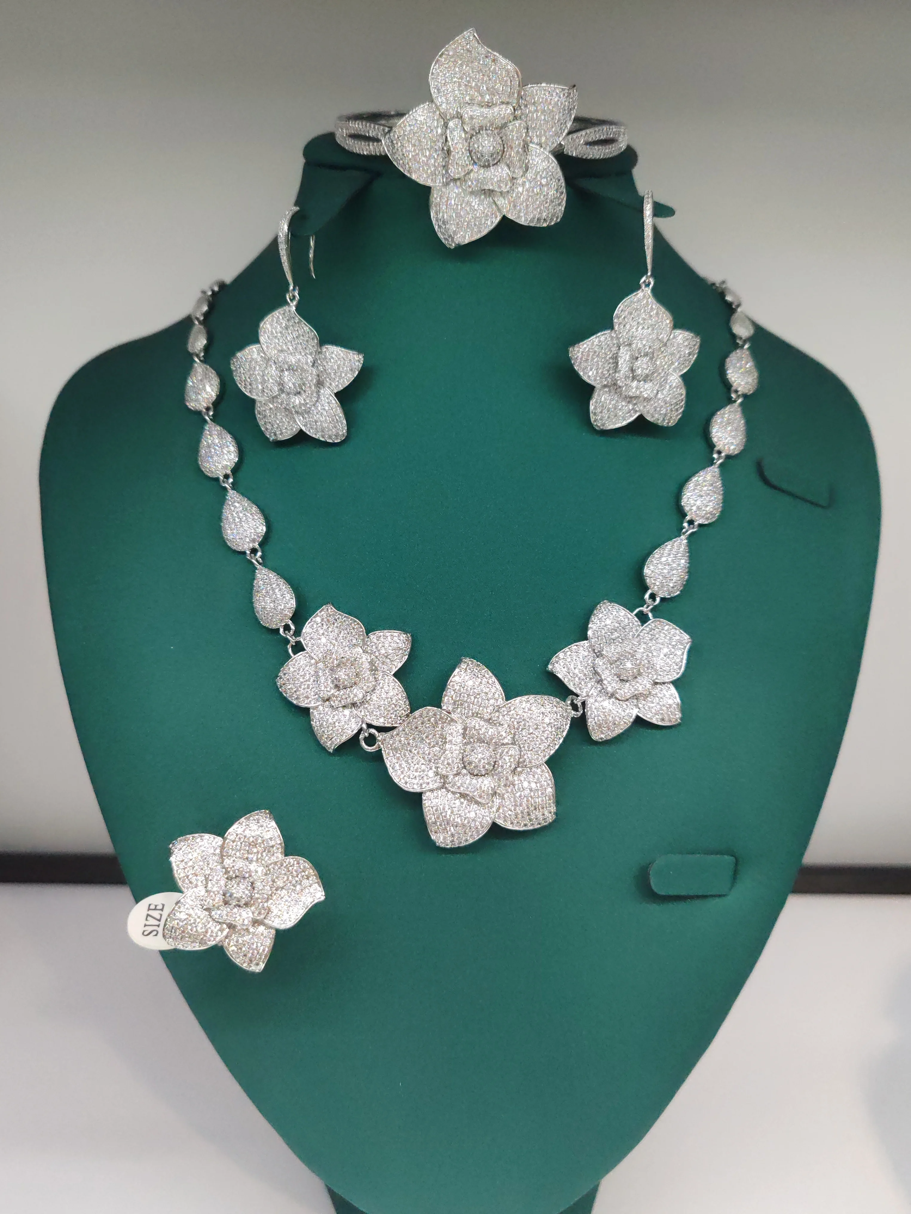 HIBRIDE Gorgeous Full Zirconium Flower Necklace Earrings Bracelet Women's Set Wedding Dinner Cocktail Dress Accessories S-425
