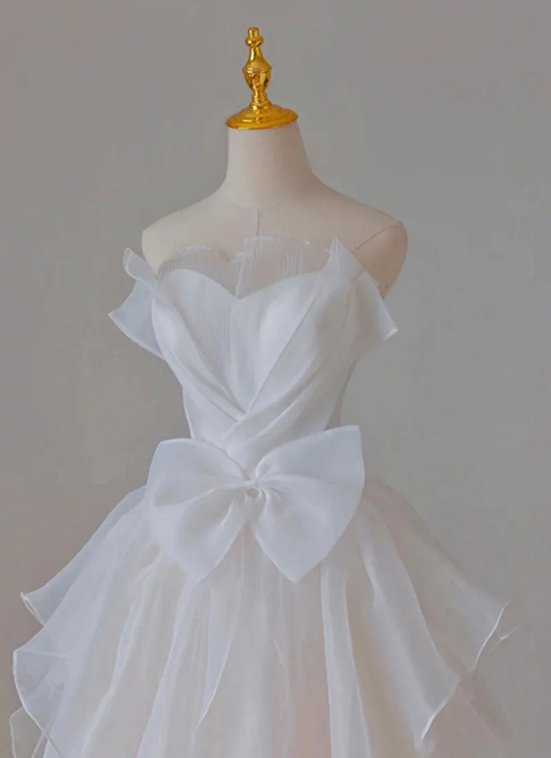 2025, neues Modell, weißes, leichtes Hochzeitskleid im französischen Stil, elegantes, schlichtes, trägerloses Ballkleid, Prinzessin-Vintage-Hochzeitskleid