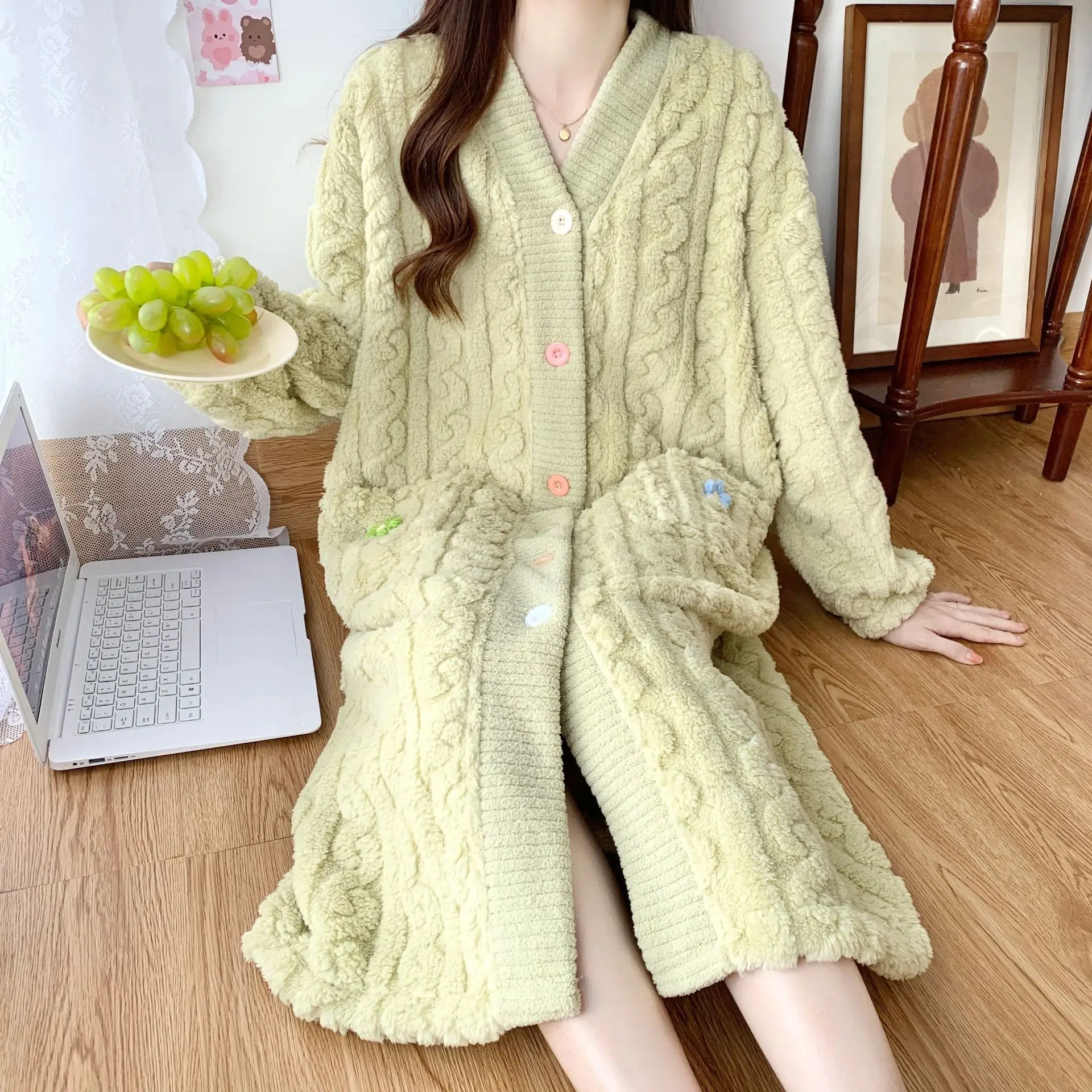 Thickened Warm Pregnant Women\'s Clothing Winter Coral Velvet Robe Padded Medium-Length Ladies Flannel Homewear Bathrobe Nursing