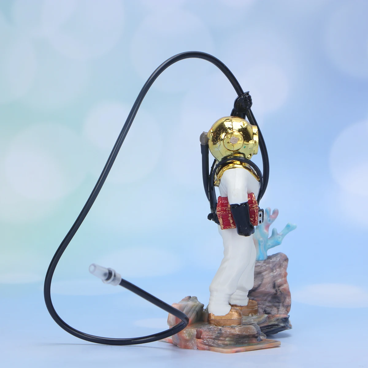 

Aquarium Diver Ornament Fish Tank Resin Sculpture Bubble Effect Floating Underwater Decoration With Air Pump White For Fresh