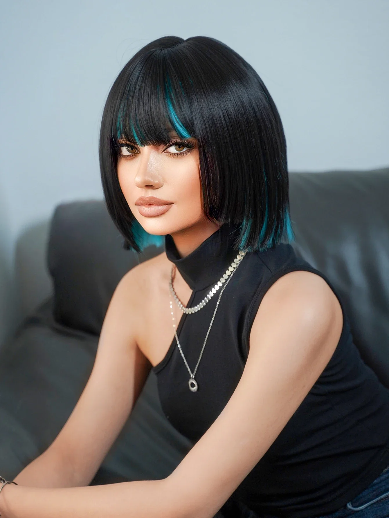 12Inch Black Highlight Green Synthetic Wigs With Bang Short Natural Straight Hair Wig For Women Daily Use Cosplay Heat Resistant