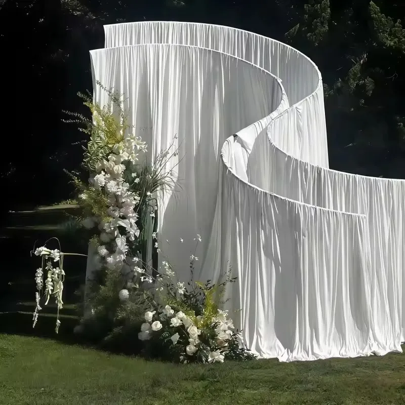 Wellenförmiger Metallrohr-Vorhangständer, weißer Chiffon-Vorhangrahmen, Dekoration für Hochzeitszeremonie auf der Bühne – Detail 10