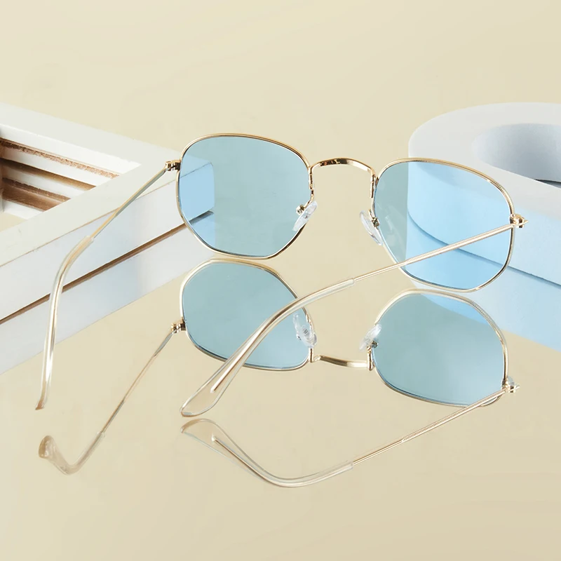 1 Stück Herrenmode-Brille, neuer Retro-Rundrahmen mit Goldrand, einzigartiges, stilvolles Nischendesign, lässig, vielseitige Dekoration, geeignet für