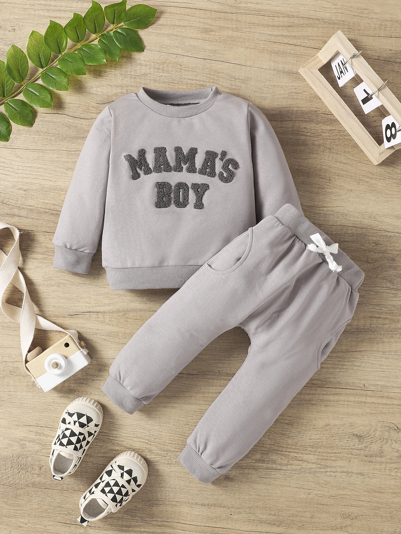 Autumn & Winter Newborn Baby ‘MAMA'S BOY’ Letter Embroidered Long Sleeved Pants Two-Piece Set