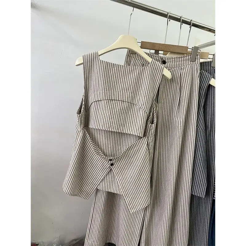 

Новый полосатый летний женский костюм, модный топ без рукавов с квадратным воротником и вырезом сзади + широкие брюки, комплект из двух предметов