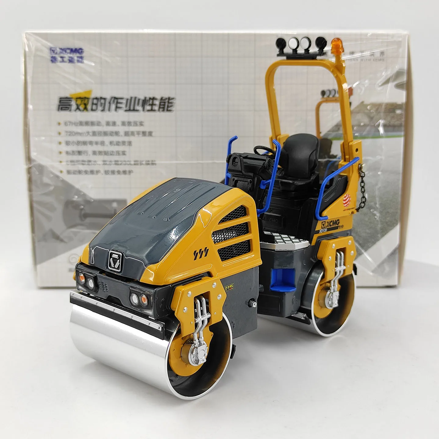 modele-de-voiture-en-alliage-de-rouleau-compresseur-leger-a-double-entrainement-de-style-chinois-nouvelle-version-echelle-1-25-xu-gong-xcmg-xd120