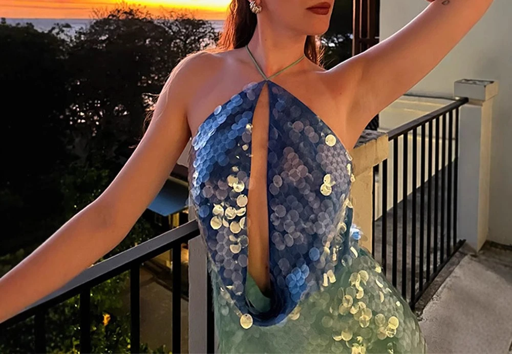 Zomer 2025, nieuwe sexy uitgesneden rugloze halternek rok met lovertjes voor dames