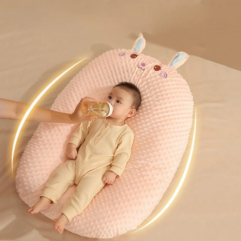 Baby Anti-spitting Slope Pad, Newborn Lying Down Feeding Bed ，Breastfeeding Pillow, Artifact Plus Size Sleeping Baby Bed in Bed