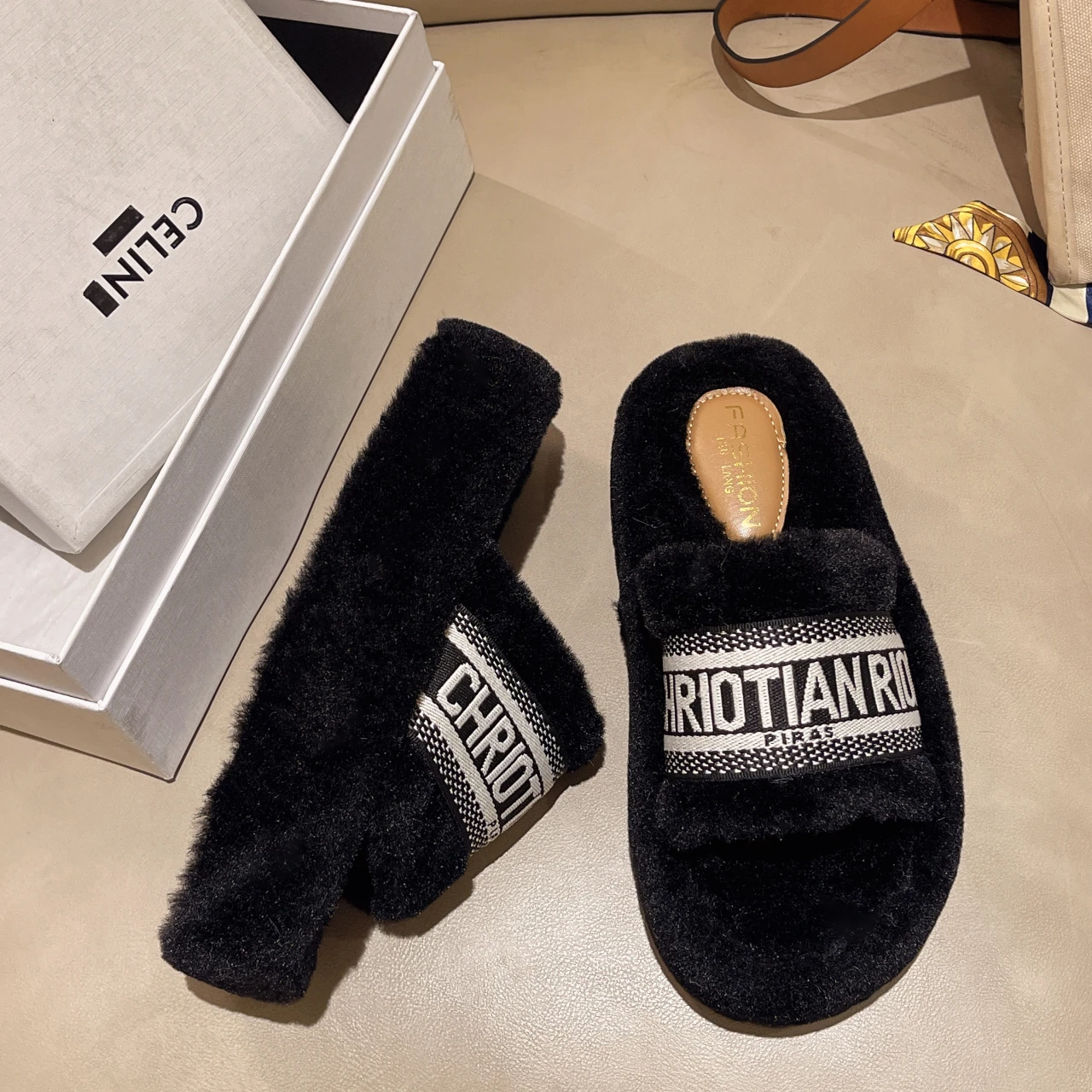 Female Slippers Large Size Women Plush Open Toe Flat Furry Slippers Fashion Flat Cotton Shoe Non Slip Warm Slippers Women Winter