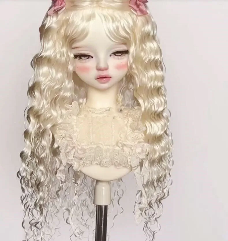 

Cream Gold 1/4 BJD Mohair Wig Doll Small Roll Wig Free Shipping