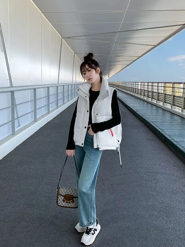 

Женский пуховый жилет, осень-зима 2022, новинка, корейская версия, модная верхняя одежда, дизайн на молнии из полиэфирного волокна