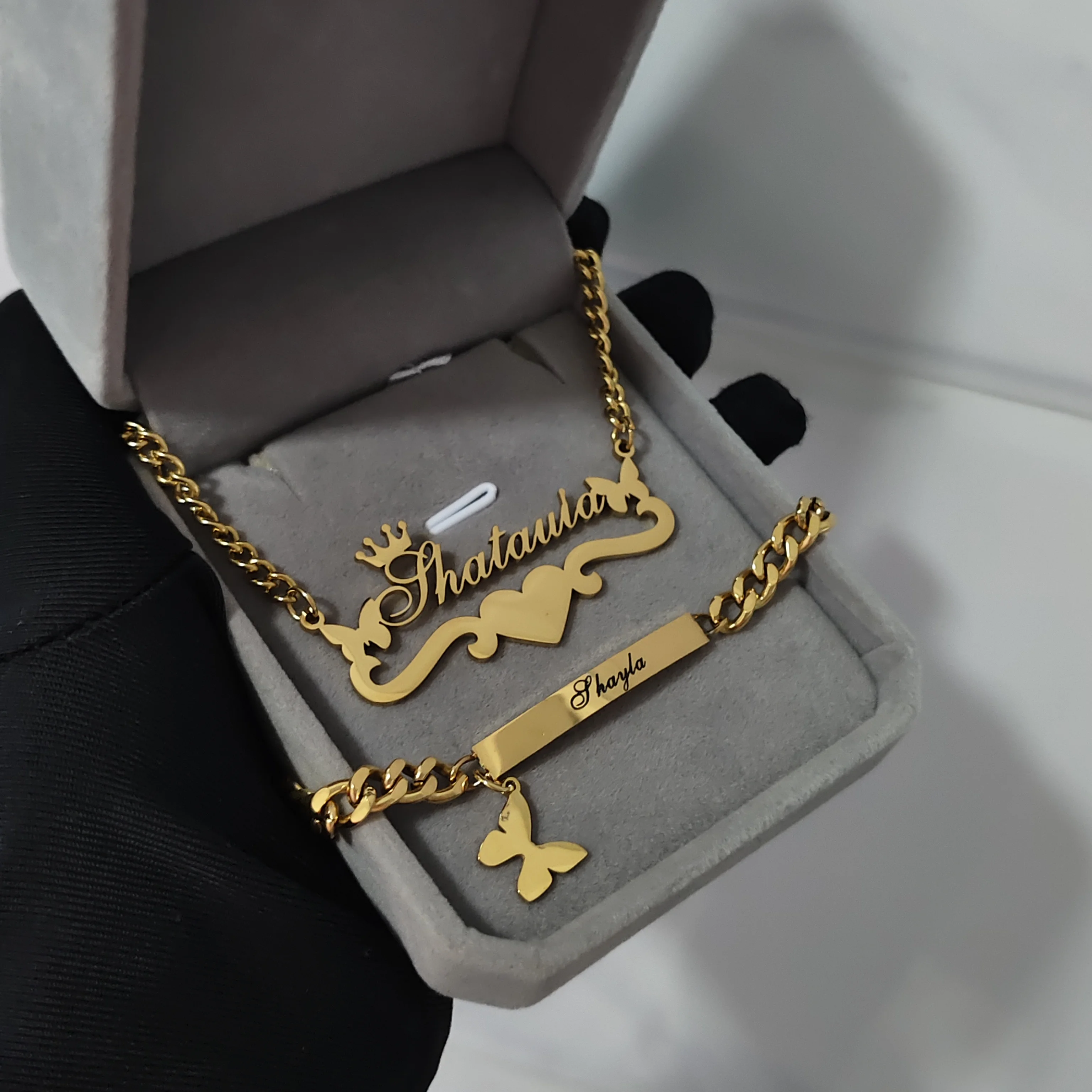 DHQH 2025 بالجملة اسم شخصي مجموعة رسالة مخصصة على شكل قلب قلادة فراشة سوار هدية عيد ميلاد مبيعات المصنع #3