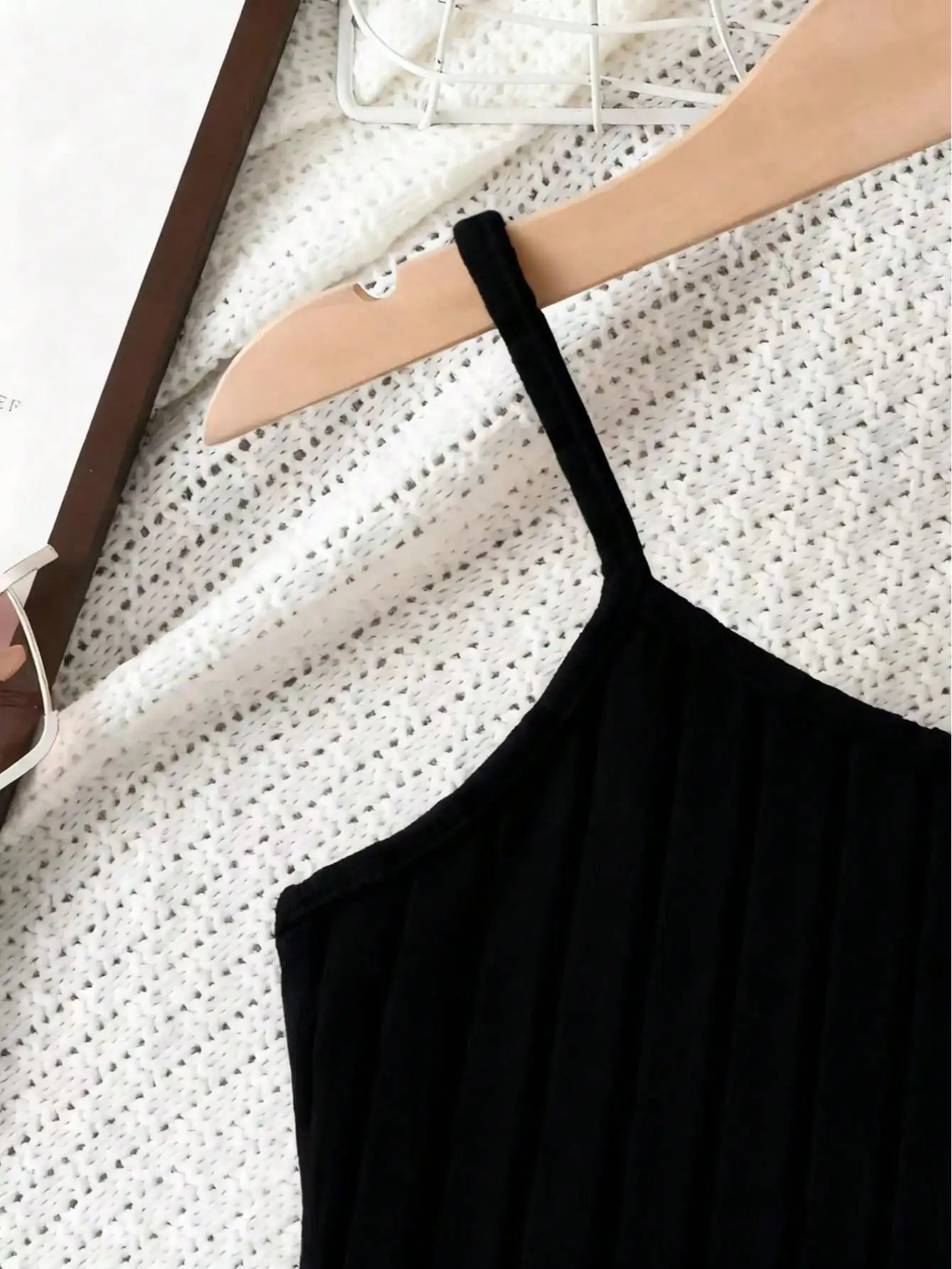 Elegantes Einfarbiges Gestricktes Off-Shoulder Kleiderset für Junge Mädchen Trägerloses Top mit Gerader Hose – Detail 14