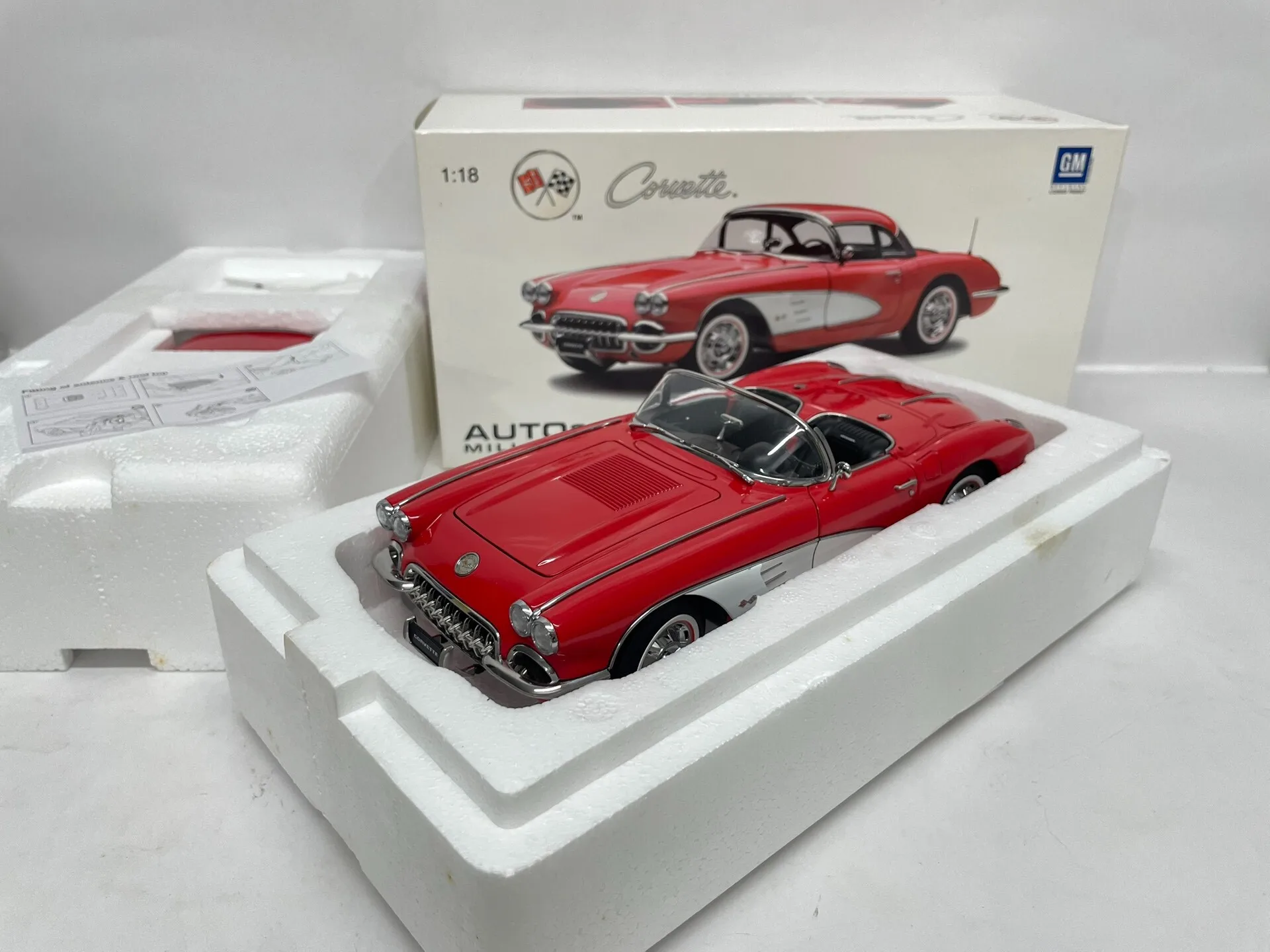 

Autoart 1:18 C1 1958 Red Vintage Car Simulation Limited Edition All Open Alloy Metal Static Car Model Toy Gift