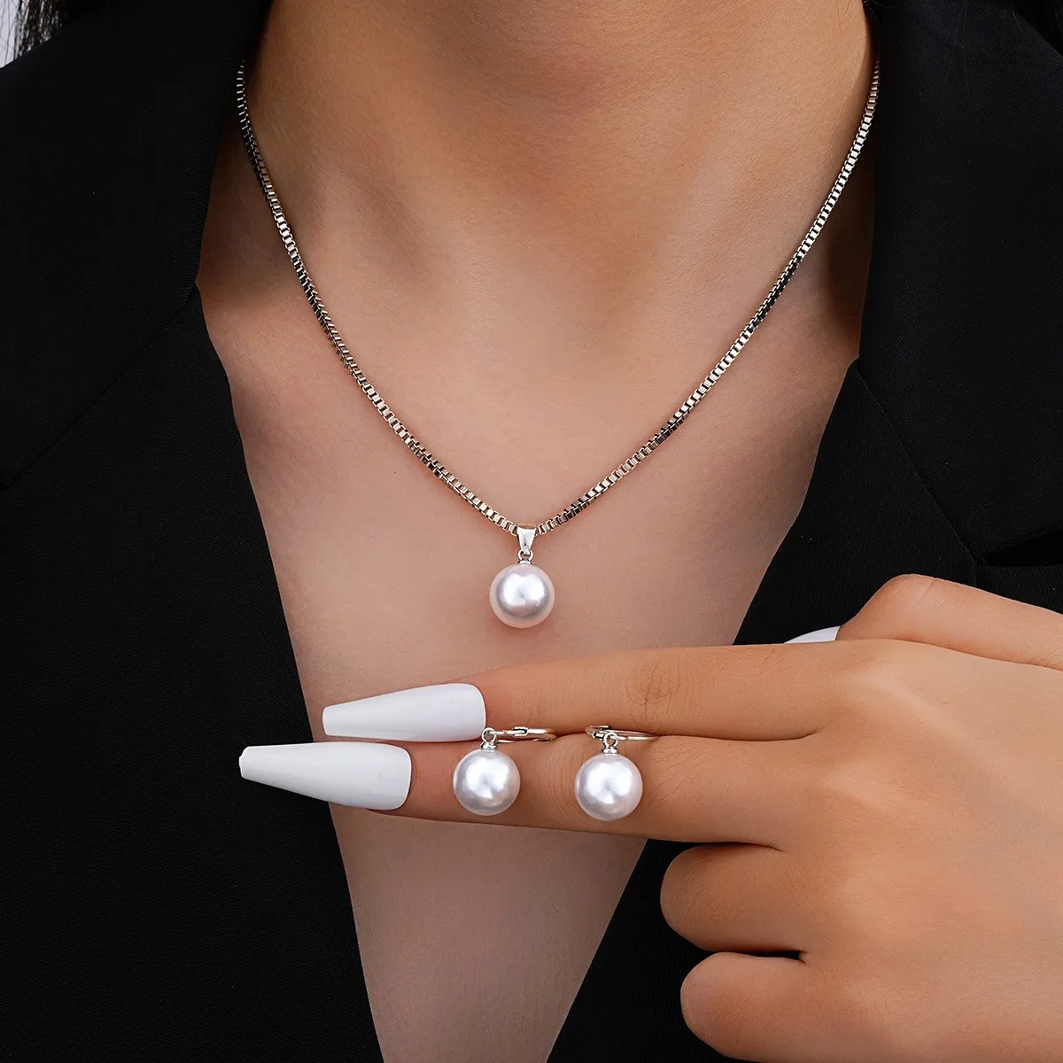 

New French Style Temperament Light Luxury Pearl Earrings Pendant Necklace Set for Women Trend Jewerly Set Paty Gift Accessories