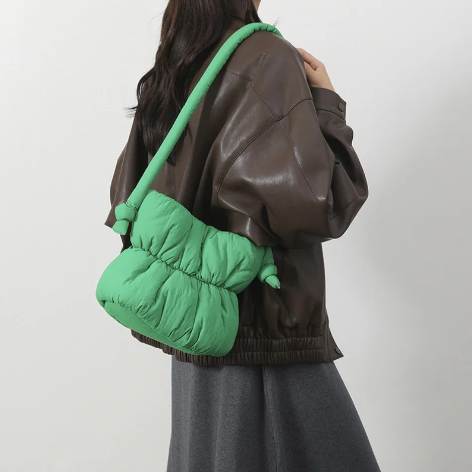 

Niche design down bag fashion underarm fluffy bucket bag female nylon cloth cotton bag trend pleated single shoulder