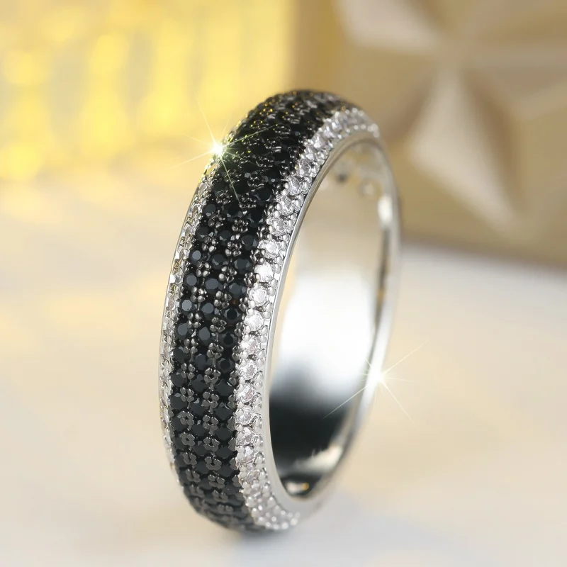 2026 New Hip Hop Two Tone Black and White Zircon Ring, Personalized, Steady, Fashionable Jewelry Jewelry Jewelry Accessories