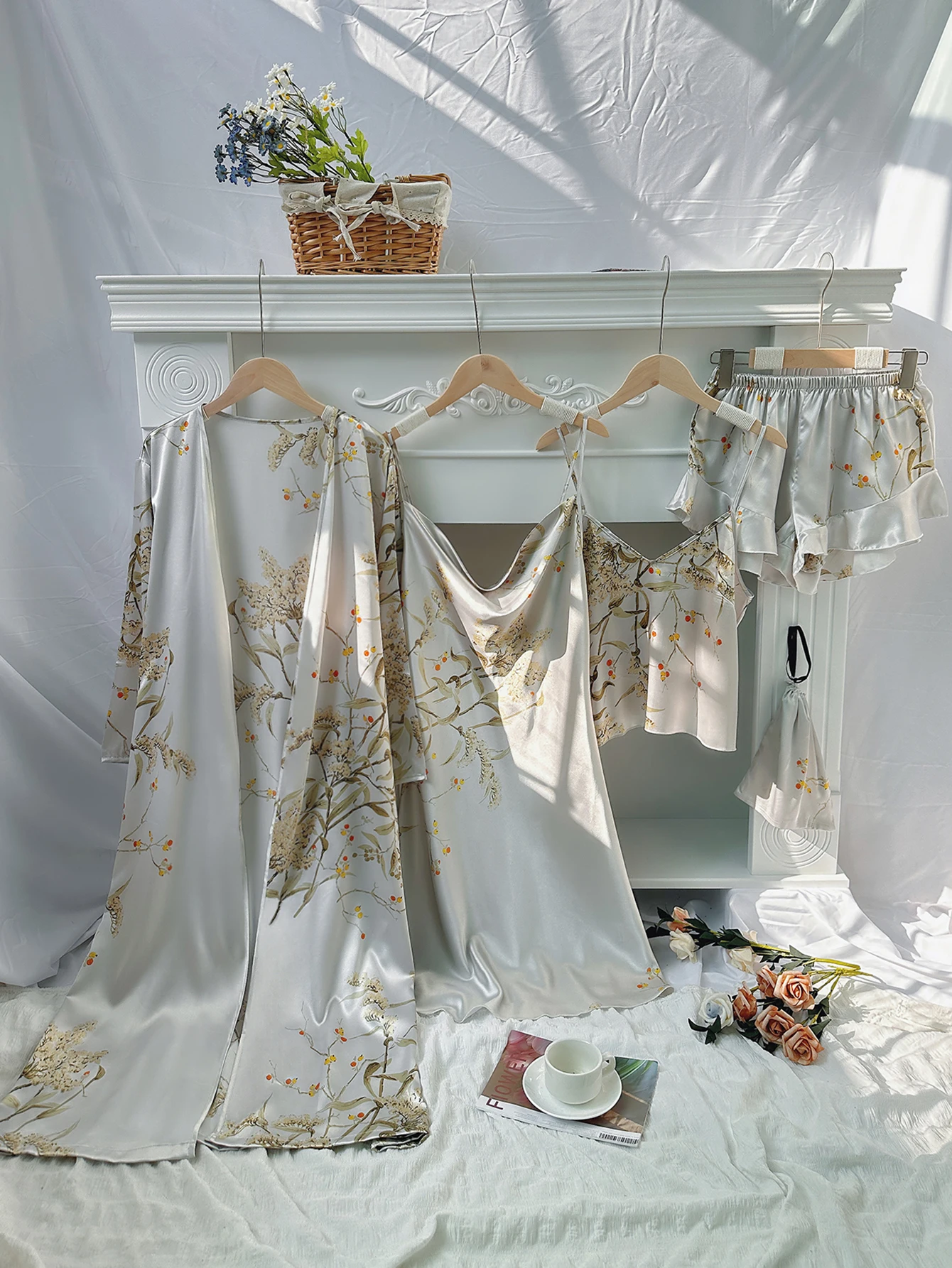 女性用エレガントな花柄プリント5点セット ラウンジウェア 快適で多用途なデイリーホームレジャーパジャマ ファッション