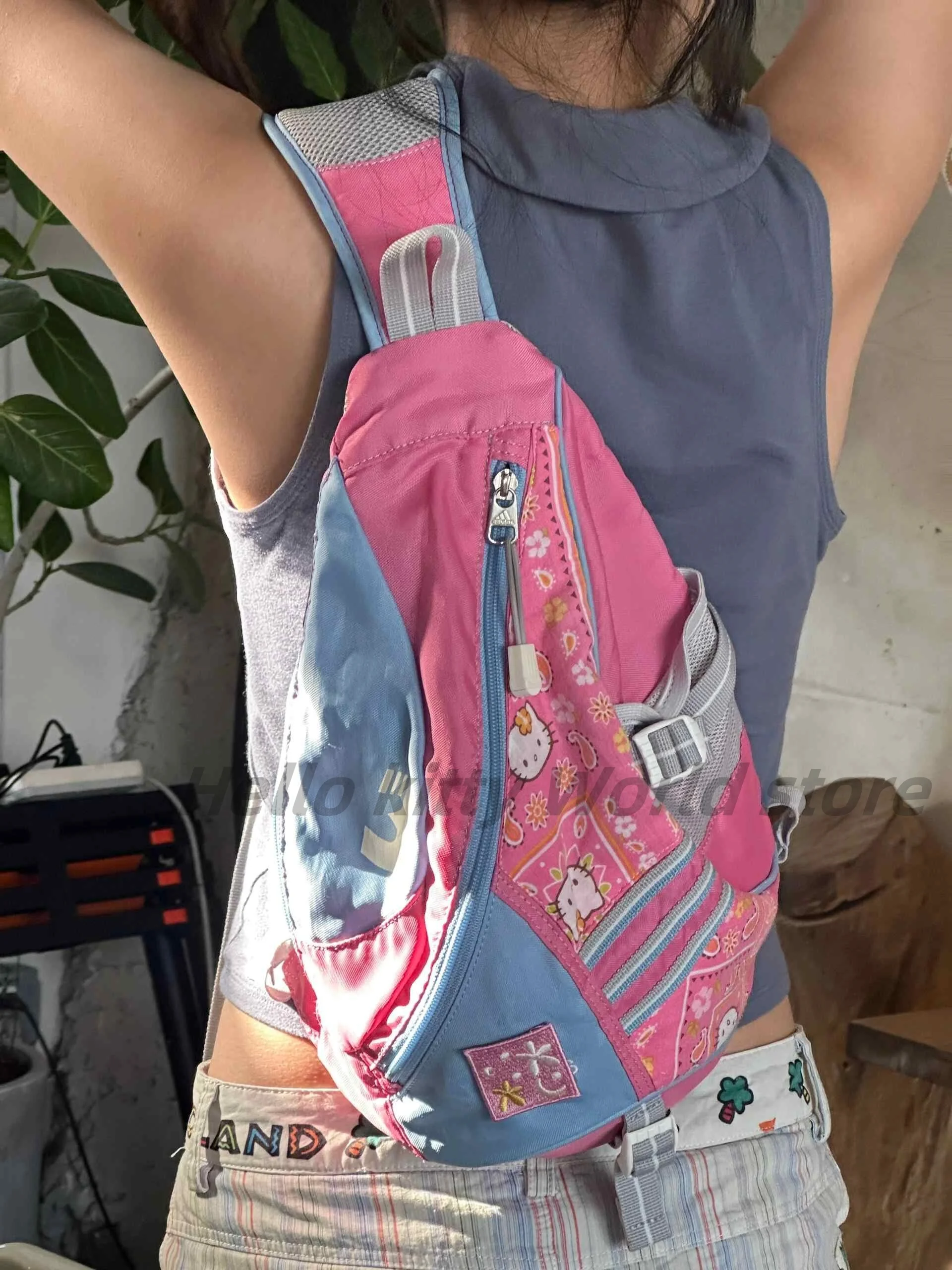 

Hello Kitty Vintage Single Shoulder Backpack Sanrio Y2K Cartoon Casual Versatile Slant Backpack Sports Style Cute Sweet Girl Bag