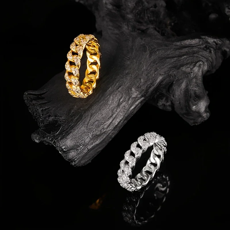 

One piece of S925 sterling silver ring with a 1.7-carat moissanite stone, gold-plated with 18K gold, Cuban style.