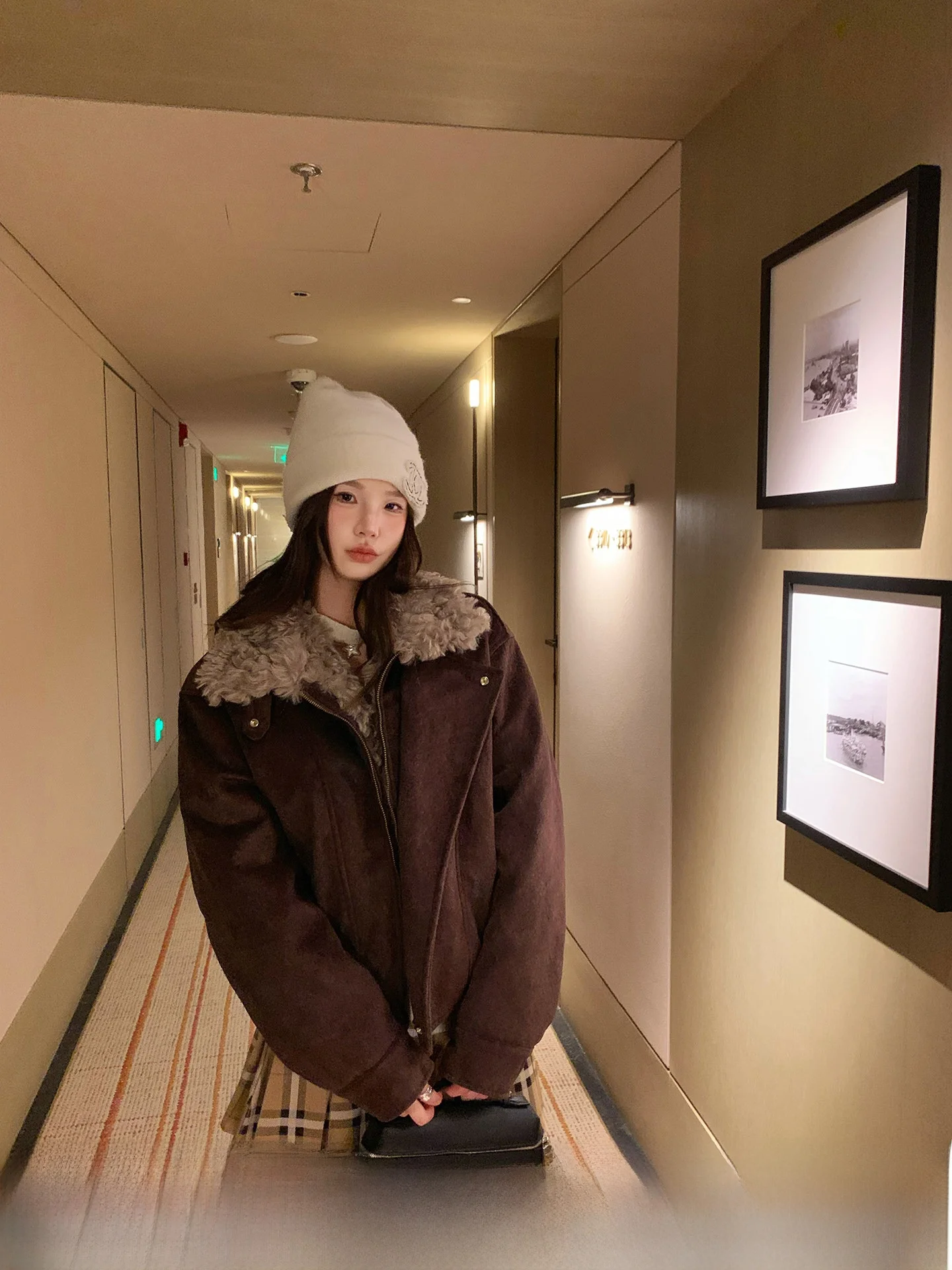 

Ретро-парка с меховым воротником, женская, свободного кроя, осенне-зимняя, хлопковая, корейский стиль, с длинными рукавами, укороченная, на молнии