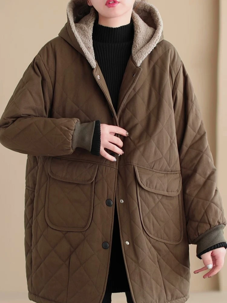 سترة قطنية بغطاء للرأس من صوف الضأن منقوشة بالألماس بتصميم عتيق للنساء شتاء جديد فضفاض وسميك ودافئ من منتصف إلى طويل الطول #4