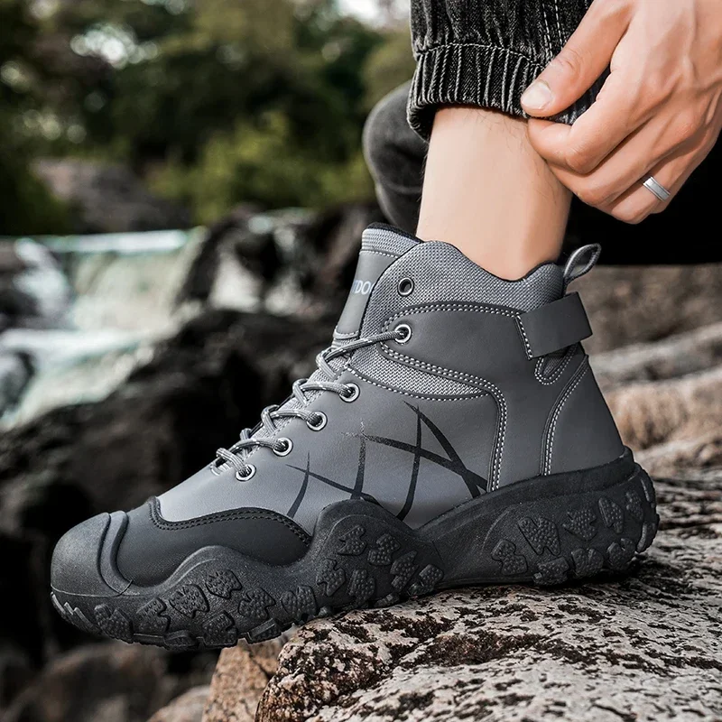 Invierno nuevo montañismo casual de talla grande botas de trabajo para hombres al aire libre versátil alta superior impermeable y antideslizante zapatos deportivos