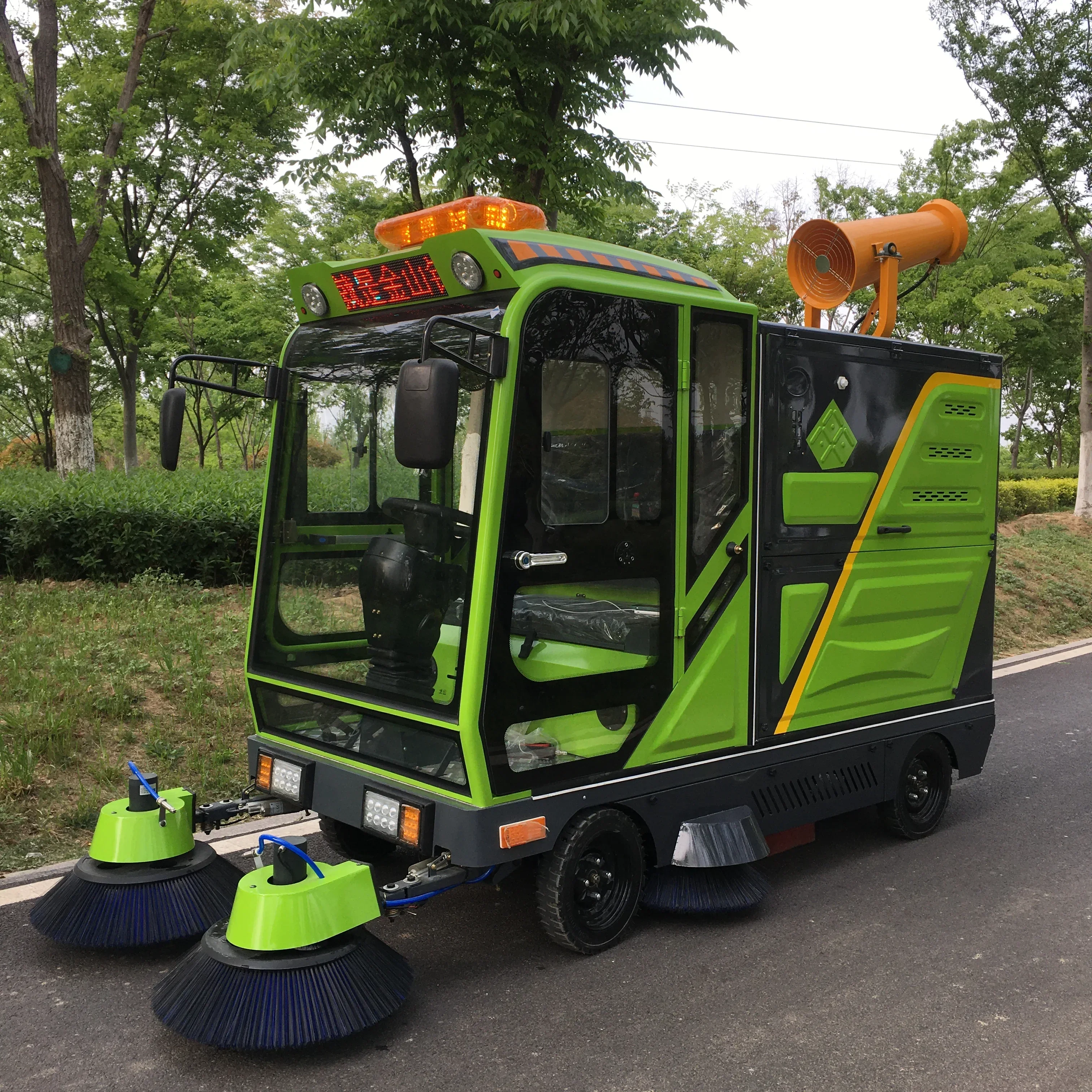 

YG Customized Industrial Street Sweeper Cleaning Machine Battery Electric Ride On Road Vacuum Floor Sweeper