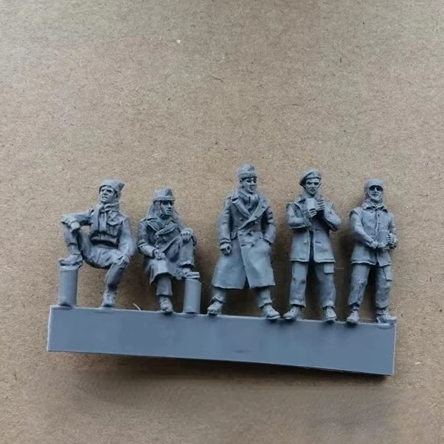 1/72 Scale Resin Figure Model Kit  Soldier Rest 5 People Micro Scene Layout Unassembled and Unpainted DIY Toys