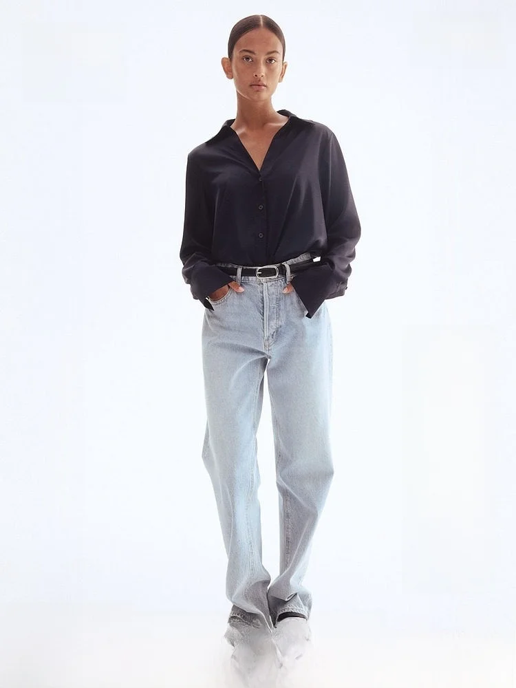 

Женская рубашка H&M: летняя модная новинка, блестящая сатиновая рубашка с V-образным вырезом, цвета бордо, с внутренним блеском, в повседневном стиле, с длинным рукавом, на пуговицах