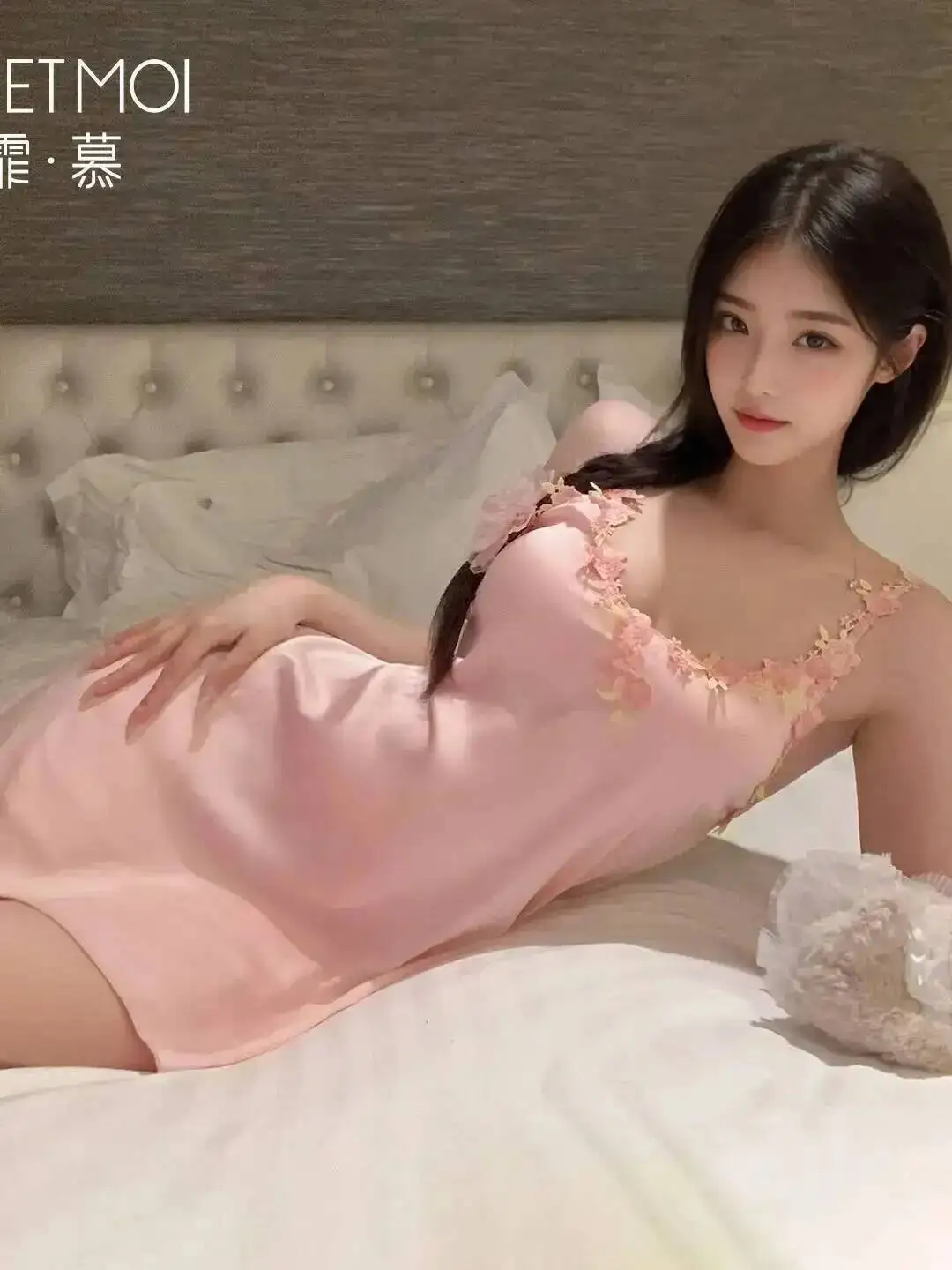 Spring Color Garden Embroidered Strap Nightdress Imitation Silk Backless Strap Nightwear Summer Sexy Dress Elegant V Neck DD08