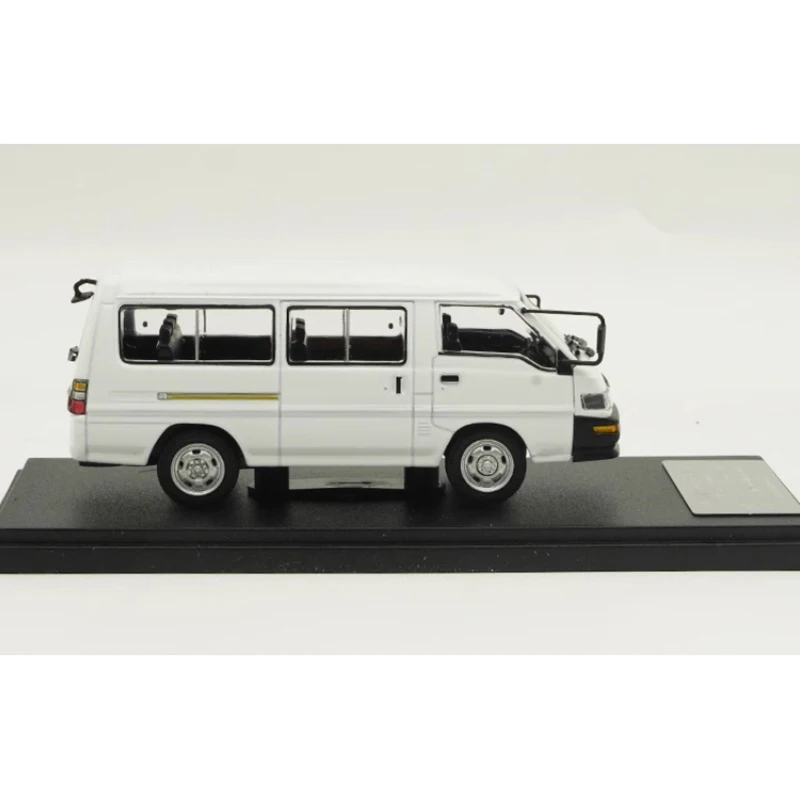 Diecast 1:43 Scale Delica Van Alloy Car Model Finished Product Collection Gift Static Model Simulation Toys Display