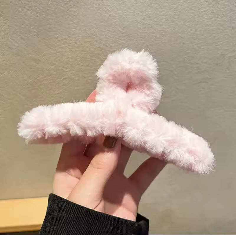 Winter Faux Fur Hair Claw for Women Elegant Acrylic Crab Barrette Hairpin Girl-Hair Accessories Furry Headwear Hair Claw Clip - Image 8