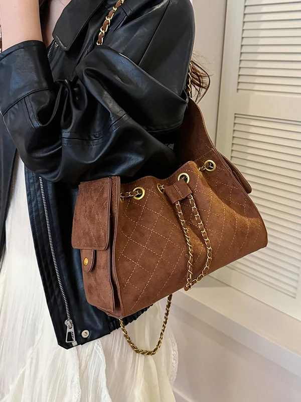 Suede Commuter Chain Shoulder Bag Diamond Pattern Versatile Luxury Handbag for Women Medium Hardness Drawstring Closure