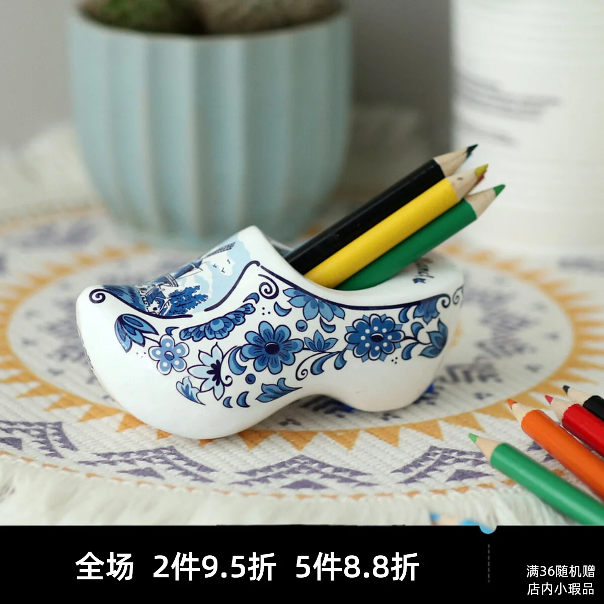 

Dutch wooden shoes, pencil sharpener, colored lead small pen holder, wooden handicraft ornament