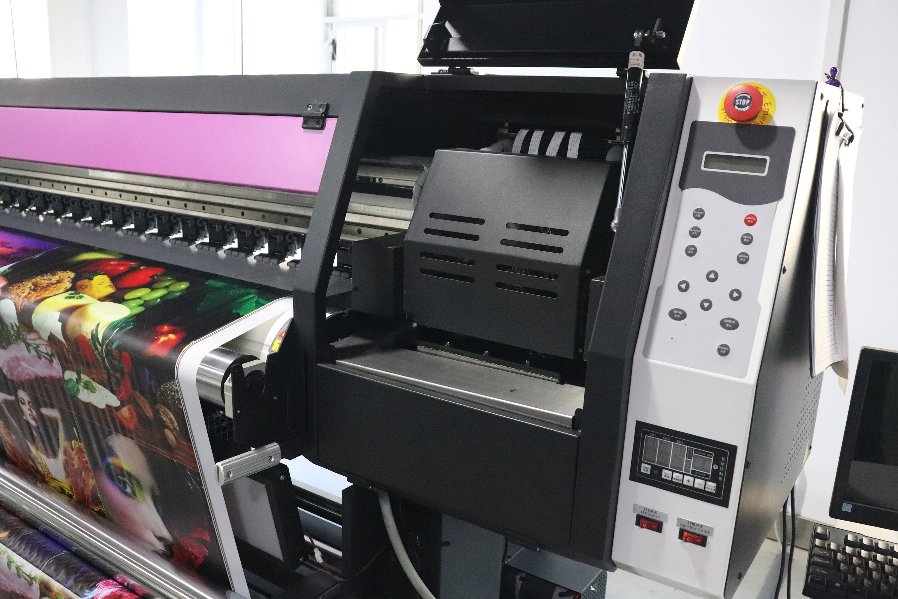 3.2m Double I3200 Heads Durable UV Roll to Roll Printing Machine