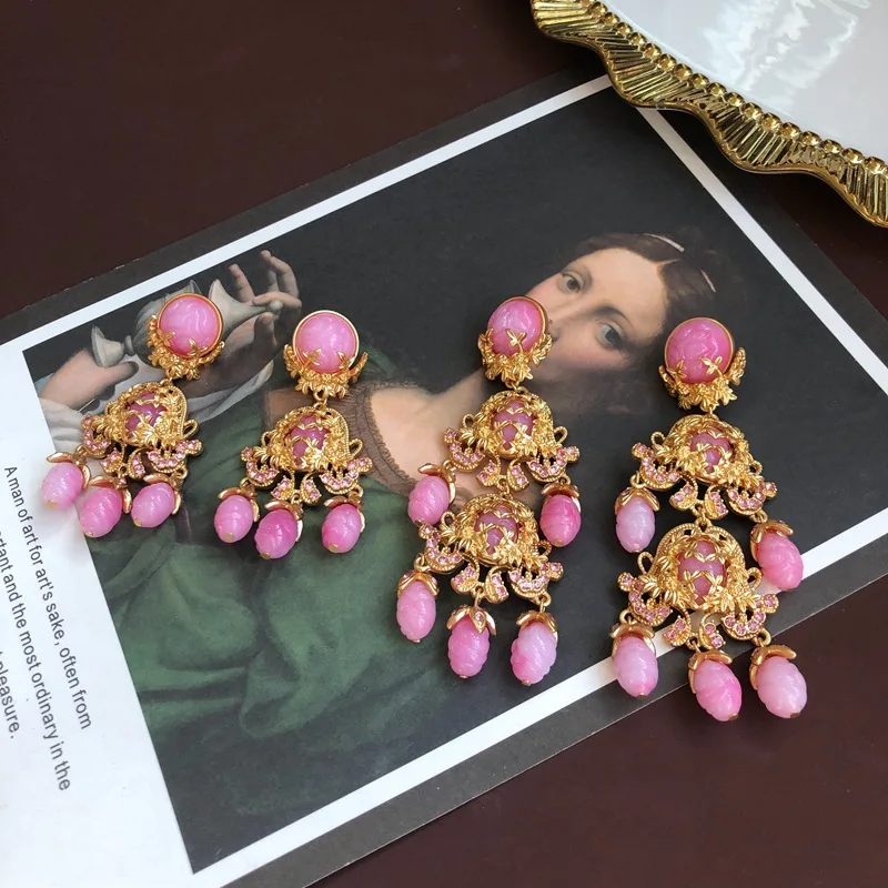 Vintage Pink Long Cutout Necklace Earrings Set Victorian Style Dangle Earrings High Quality Luxury Sweater Chain Women Jewelry