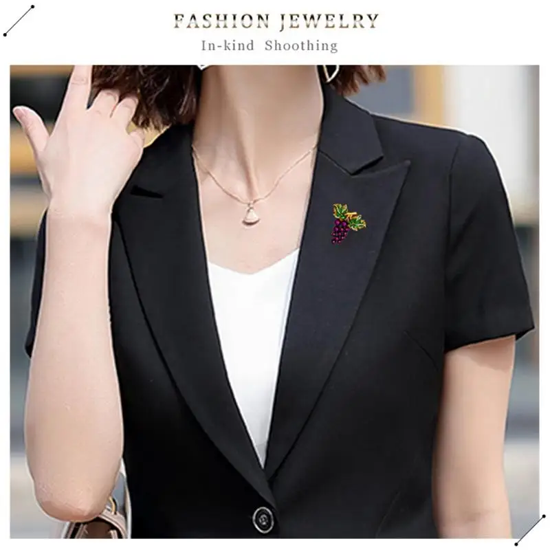 Rhinestone Grape Brooches Women Elegant Fruit Brooch Pin Ladies Party Garments Brooch Pin Bridal Gifts Fashion Jewelry